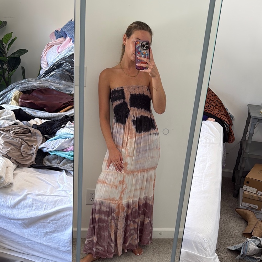 Elegant Tie-Dye Strapless Maxi Dress